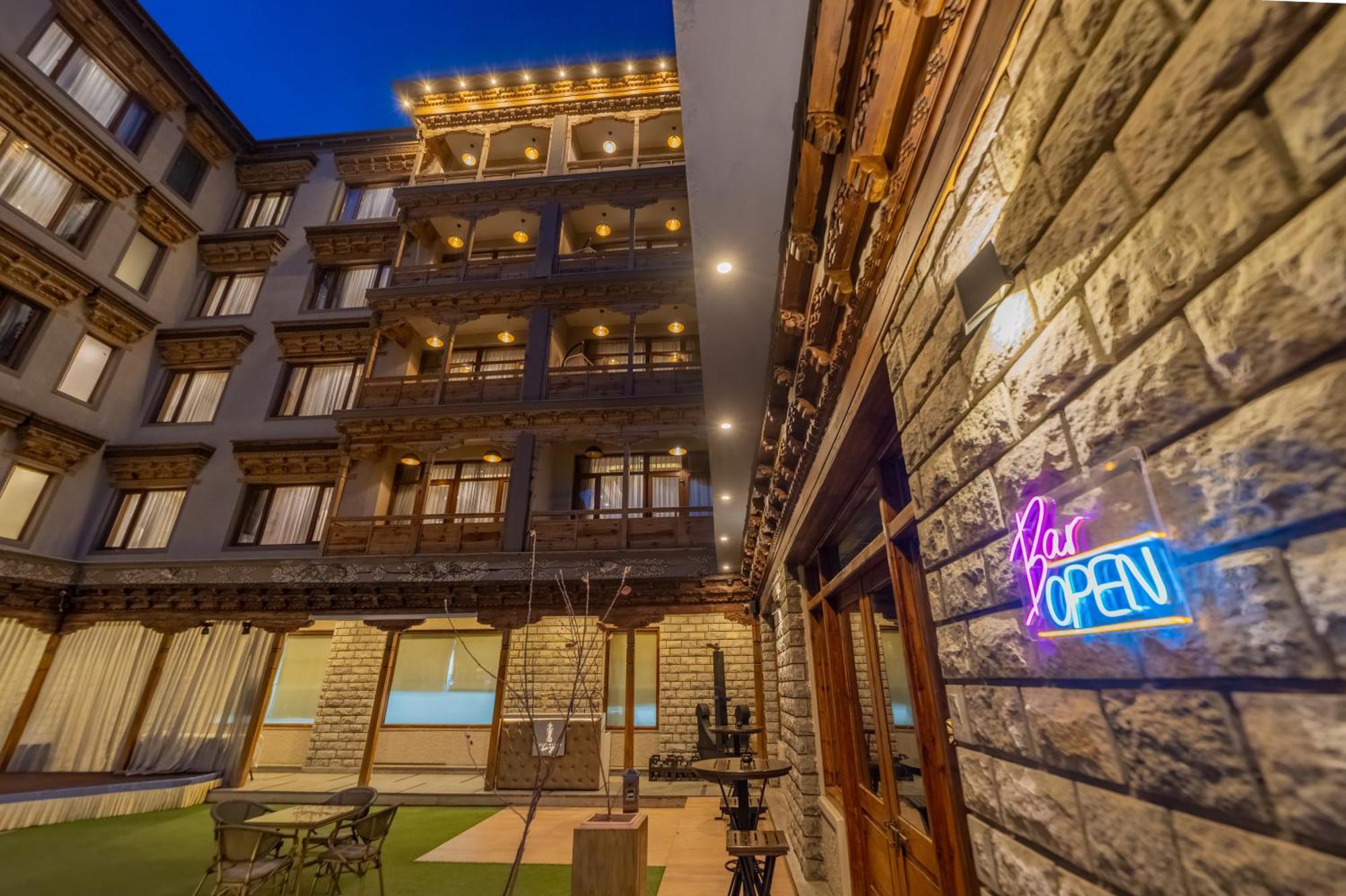 The Abduz Hotel Leh Exterior photo